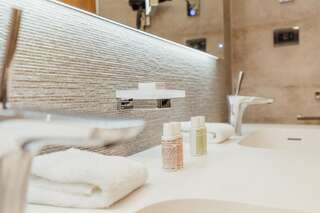 Отель Nikki Beach Montenegro Тиват Стандартный номер с видом на окрестности-5